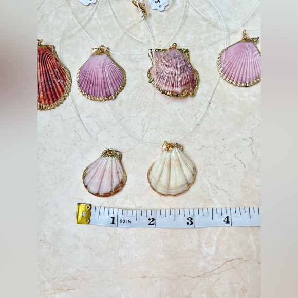 Seashell necklace - Picture 3 of 3